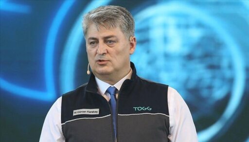 Gürcan Karakaş 1965 Antalya Akseki doğumlu. 1988 yılında Ortadoğu Üniversitesi