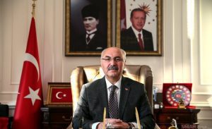 Üç yıl boyunca İzmir Valiliği görevini yürüten ve Cumhurbaşkanı kararıyla