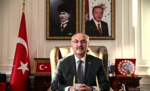 Üç yıl boyunca İzmir Valiliği görevini yürüten ve Cumhurbaşkanı kararıyla