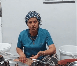 İzmir’li Midyeci’nin İsyanı: Video’mu Kestin! Türkiye'nin konuştuğu İzmirli midyeci isyan etti!