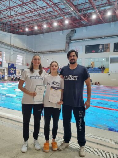 Türkiye Yüzme Federasyonu tarafından İstanbul’da düzenlenen ‘Türkiye Arena Kulüplerarası Kısa