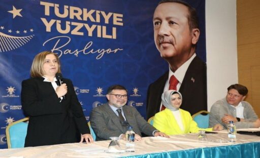AK Parti İzmir İl Kadın Kolları Başkanı olarak atanan Emel