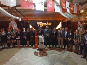 CHP Çiğli ilçe başkanlığının düzenlediği dayanışma gecesinde hem aday adayları