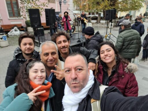 Bulgaristan’ın Burgas şehrinde düzenlenen, 6 Aralık Burgas Günü, sokaklarda renkli