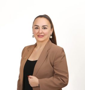 İzmir siyasetinin önde gelen kadın simalarından Tülin Koç, Konak ve