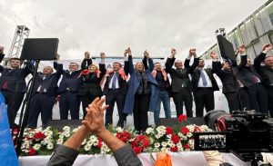 AK Parti İzmir Büyükşehir Belediye Başkan Adayı Hamza Dağ, hava