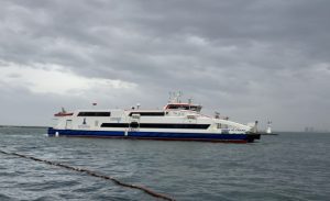 İZDENİZ, olumsuz hava deniz koşulları nedeniyle tüm vapur seferlerinin iptal