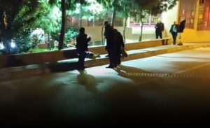 İzmir’in Karabağlar ilçesinde, ‘laf atma’ yüzünden çıktığı ileri sürülen kavgada