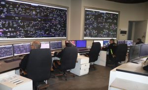 İzmir’in su dağıtım sistemleri, İZSU’nun SCADA merkezinde son teknolojiyle kontrol