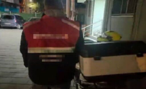 İzmir’de kendisine motokurye süsü vererek, motosikletiyle uyuşturucu ticareti yaptığı belirlenen