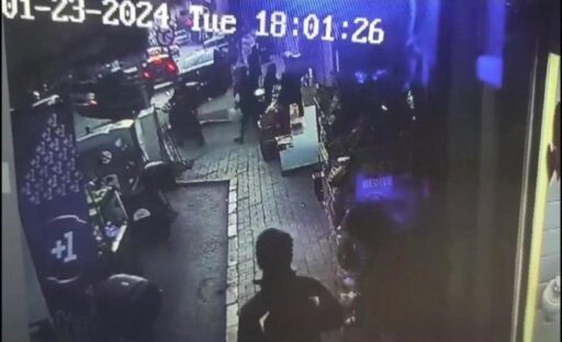 İzmir’in Karabağlar ilçesinde sırtından tabancayla vurulup daha sonra kaçtığı otomobiliyle