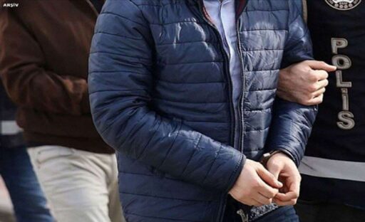 İzmir’in Bayraklı ilçesinde sokağa rastgele ateş eden maganda, polis ekipleri