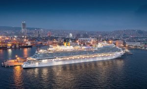 İzmir’in turizmden hak ettiği payı alması için çalışmalarını sürdüren İzmir