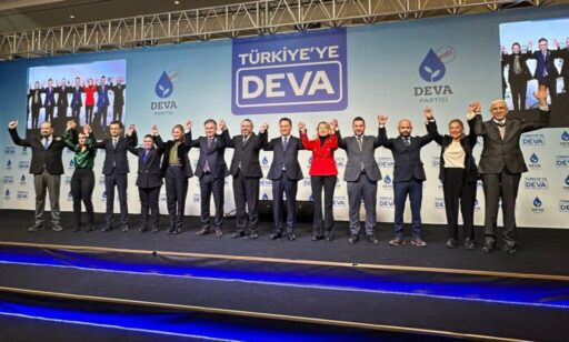 DEVA Partisi üçüncüsünü düzenlediği tanıtım toplantısında İzmir’de belediye başkan aday
