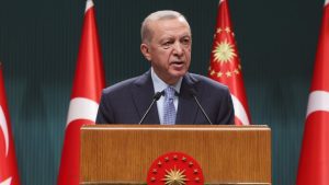 Çalışanlarımız ve emeklilerimiz başta olmak üzere refah düzeyini düzeltmek için