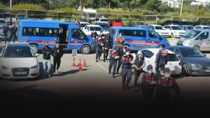 Muğla merkezli Antalya ve Mardin’de, jandarmanın düzenlediği uyuşturucu operasyonunda 9