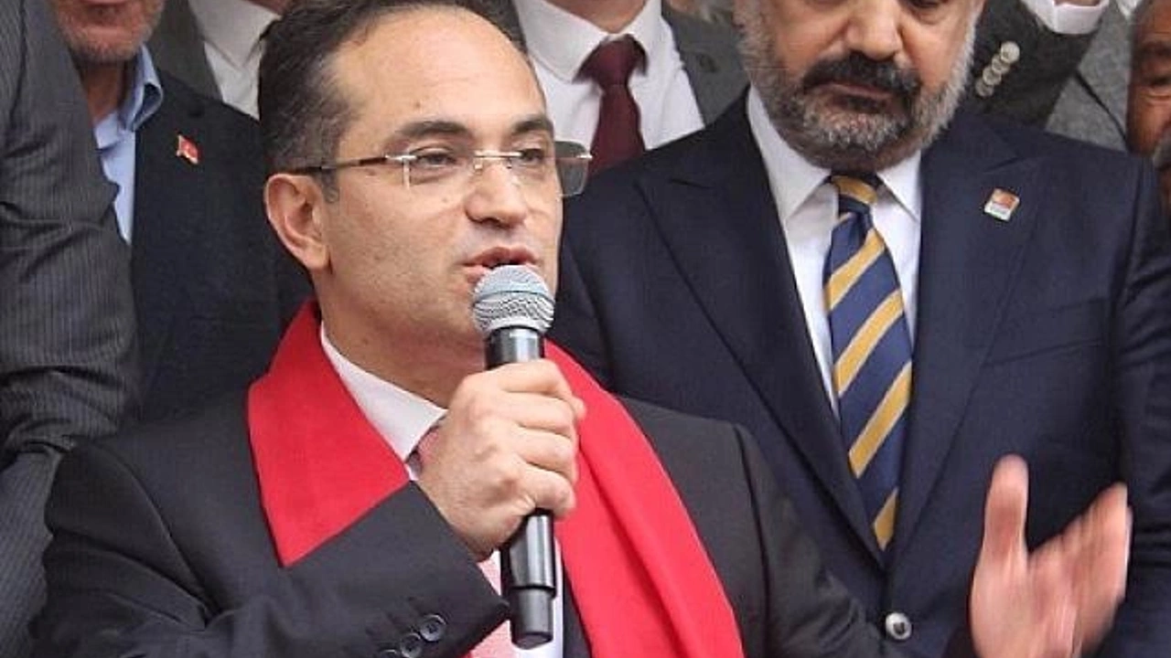 İzmir Büyükşehir adaylığı konusunda aday adayları içinde sahada en aktif