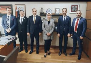 Türk Silahlı Kuvvetlerinde en az 7 hizmet yılı süresini dolduran