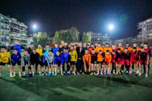 Sporcu ve taraftarla bir araya gelen AK Parti Karşıyaka Belediye