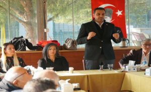 Çiğli’deki mahalle muhtarları; Cumhuriyet Halk Partisi Belediye Başkan Adayı Onur