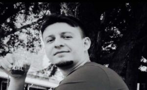 İzmir’in Tire ilçesinde bir eğlence mekanında çıkan kavgayı ayırmak için