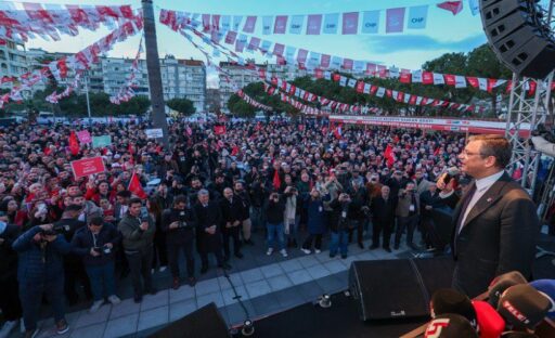 CHP Lideri Özgür Özel, Karabağlar Halk Buluşmasında çarpıcı mesajlar verdi.