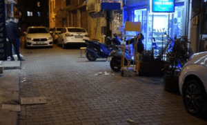 İzmir’in Bornova ilçesinde korkunç bir olay yaşandı. 24 yaşındaki gencin