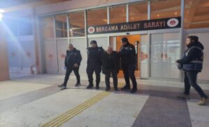 İzmir’in Bergama ilçesinde polis ekipleri tarafından takibe alınan ve uyuşturucu