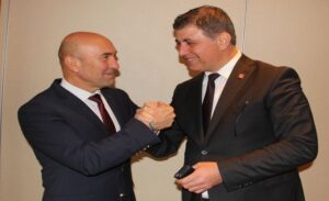 CHP tarafından aday gösterilmeyen Tunç Soyer, giderayak ücretsiz aktarma uygulamasını