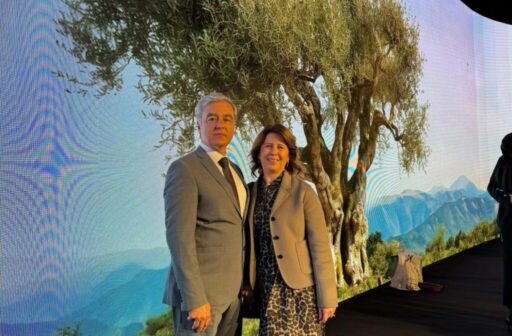 Cumhur İttifakı’nın AK Partili Çiğli Belediye Başkan Adayı Murat Gökçekaya,