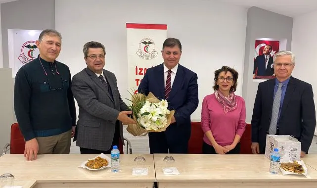 Hekimlerden Tugay’a: “Yuvana hoş geldin” Cumhuriyet Halk Partisi (CHP) İzmir Büyükşehir Belediye Başkan Adayı Dr.