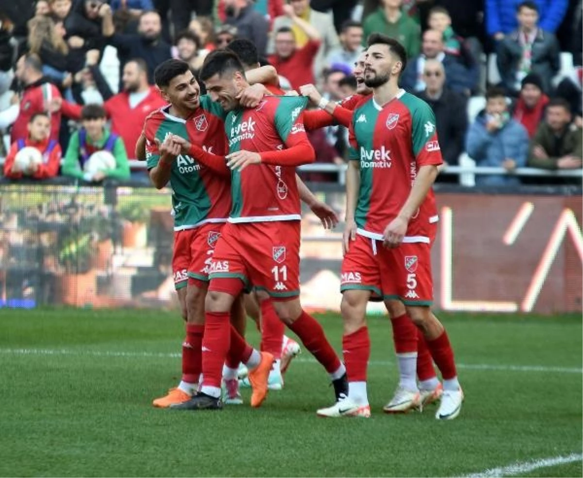 Karşıyaka’nın golcü futbolcusu Yasin Ozan, iç sahada attığı gollerle takımının