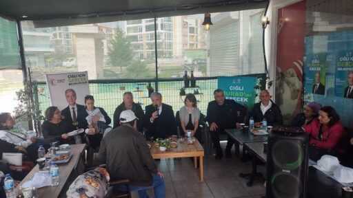 Gökçekaya: Menemen 3 yılda çağ atladı, Çiğli 25 yılda köy kaldı! Cumhur İttifakı’nın AK Partili Çiğli Belediye Başkanı Murat Gökçekaya, ‘Çiğli