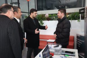 AK Parti Gençlik Kolları Genel Başkanı ve İzmir Milletvekili Eyyüp