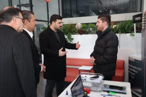 AK Parti Gençlik Kolları Genel Başkanı ve İzmir Milletvekili Eyyüp