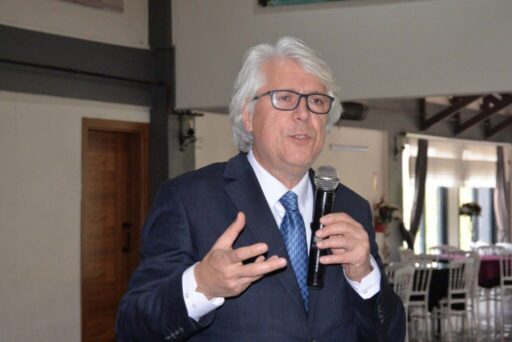 Cumhur İttifakı Buca Belediye Başkan adayı Adnan Öztekin, ortak akılla