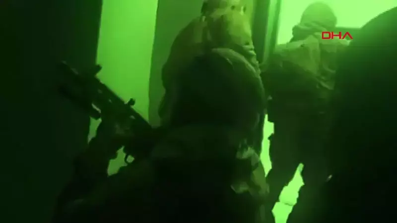 İçişleri Bakanı Ali Yerlikaya, İzmir merkezli 3 ilde eş zamanlı