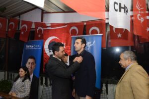 CHP Bayraklı Belediye Başkan adayı İrfan Önal’a destekler artarak devam