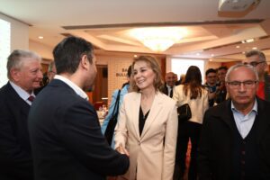 “Konak Mutlu Olacak” sloganıyla yola çıkan CHP Konak Belediye Başkan