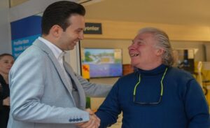 Karşıyaka Belediye Başkan Adayı İsmail Çiftçioğlu, esnaf ve vatandaşlarla buluşup