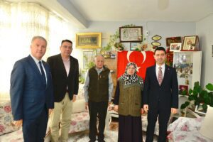 CHP Bayraklı Belediye Başkan adayı İrfan Önal, Şehit Ümit Boz