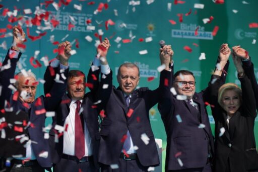 Cumhurbaşkanı Recep Tayyip Erdoğan, AK Parti İzmir mitinginde vatandaşlara seslendi.