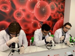 Bilnet Okulları 11 Fen-A sınıfı öğrencileri, su kirliliği ve iklim