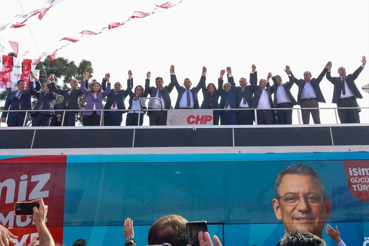 Cumhuriyet Halk Partisi Genel Başkanı Özgür Özel, Aliağalılara seslendi: “Bütün