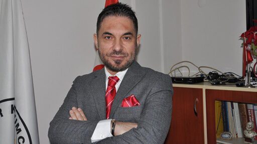 İZMİR’DE KUYUMCU CİNAYETİNE İZKO TEPKİSİ İZKO BAŞKANI BUYRUKÇU: “BU MENFUR OLAYIN FAİLLERİNİN EN AĞIR ŞEKİLDE