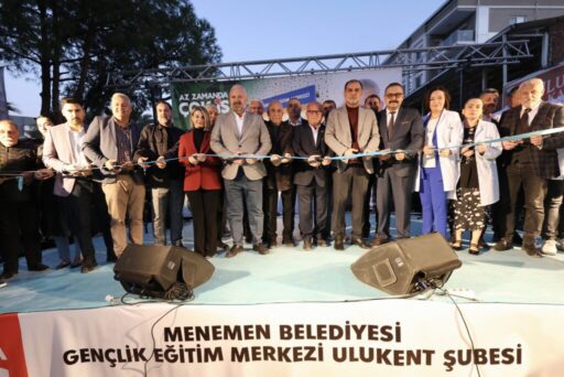 Menemen Belediyesi’nin, Merkez ve Asarlık şubeleri ile öğrencilere ücretsiz eğitimverdiği
