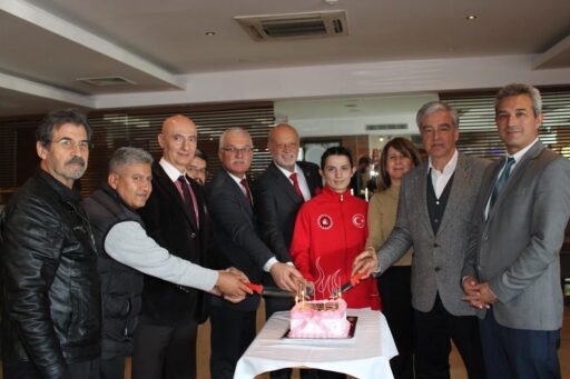 Gökçekaya: Çiğli’nin yıldızını sporda da parlatacağız Cumhur İttifakı Çiğli Belediye Başkan Adayı Murat Gökçekaya, Çiğli’nin spora,