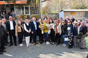 Otelcilerle buluşan Başkan Adayı Sinan Akdeniz; “Özdere ve Gümüldür’ün eksiği