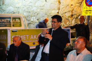 Cumhur İttifakı Bayraklı Belediye Başka Adayı Bilal Kırkpınar, hane ziyaretleri