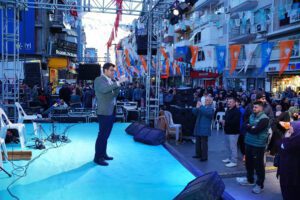 Bayraklı Belediye Başkan Adayı Bilal Kırkpınar’ın ev sahipliğinde Sevgi Yolu’nda